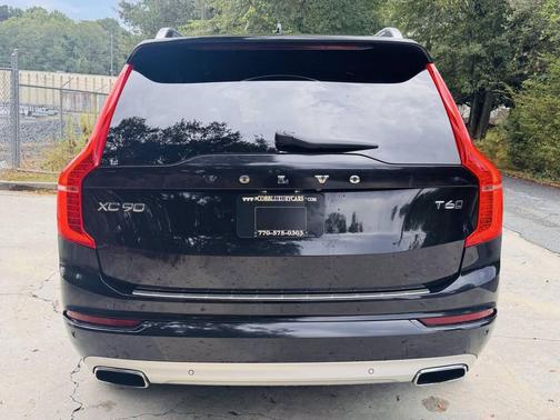 2017 Volvo XC90 T6 Momentum
