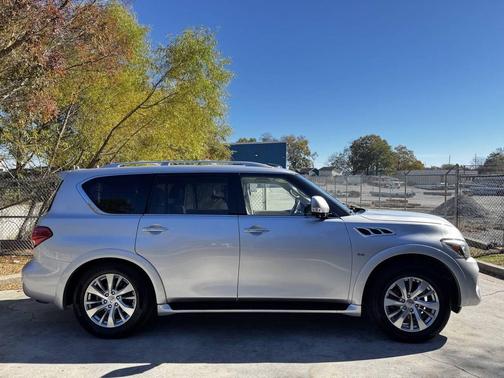 2017 INFINITI QX80 Base
