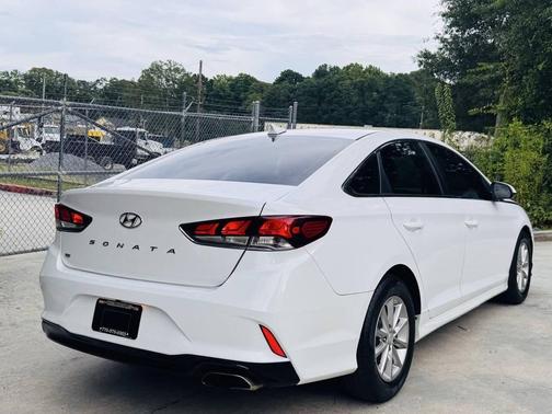 2018 Hyundai SONATA SE