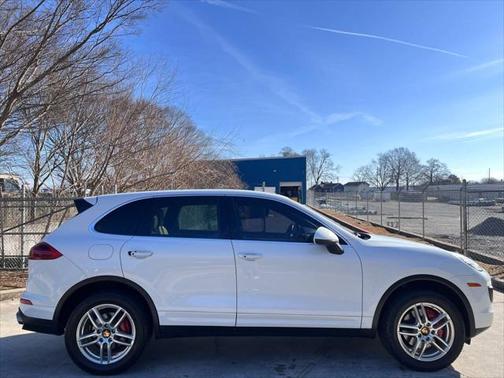 2018 Porsche Cayenne Platinum Edition
