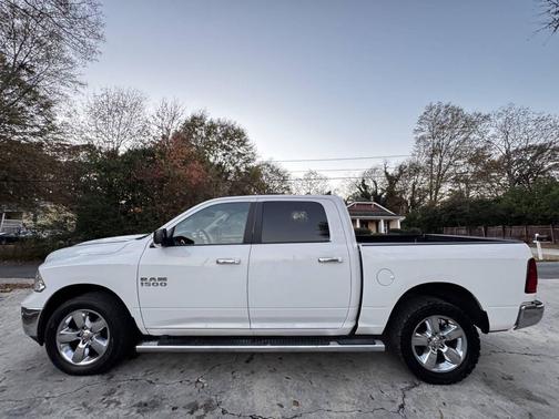 Bright White Clearcoat 2018 RAM 1500 Big Horn