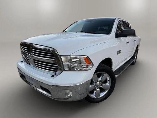Bright White Clearcoat 2018 RAM 1500 Big Horn