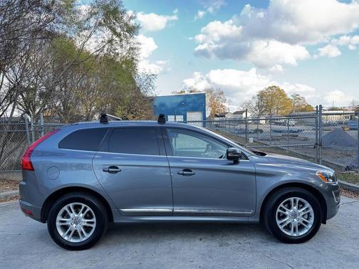 2016 Volvo XC60 T5 Drive-E Premier