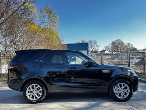 2020 Land Rover Discovery SE