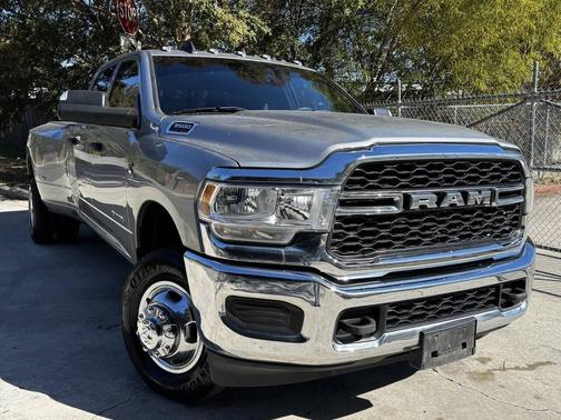 2022 RAM 3500 Tradesman Crew Cab 4x4 8' Box