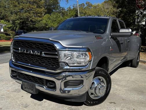 2022 RAM 3500 Tradesman Crew Cab 4x4 8' Box