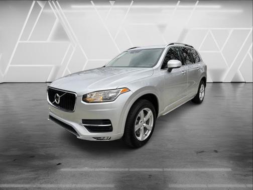 2016 Volvo XC90 T5 Momentum