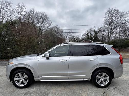 2016 Volvo XC90 T5 Momentum