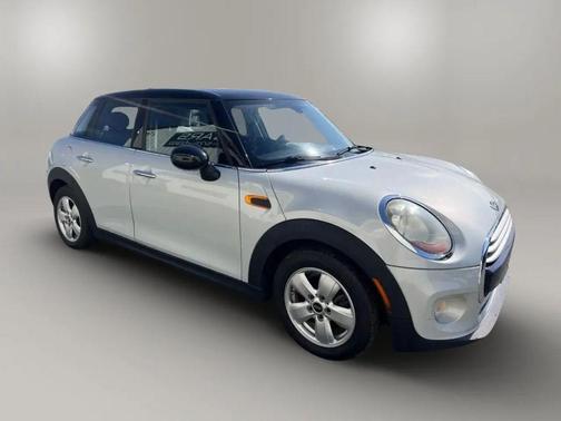 White Silver 2015 MINI Hardtop Cooper