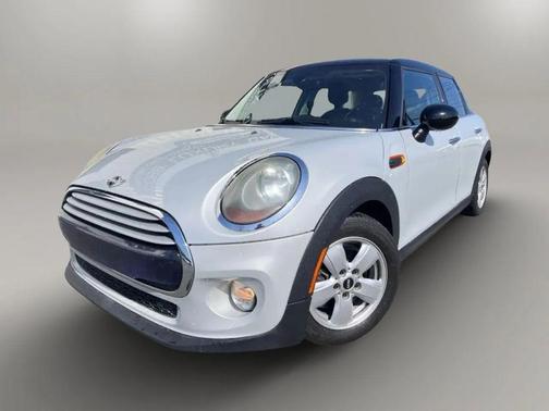 White Silver 2015 MINI Hardtop Cooper
