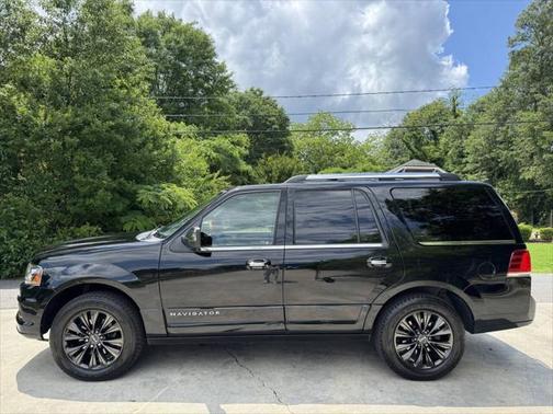 2017 Lincoln Navigator Select