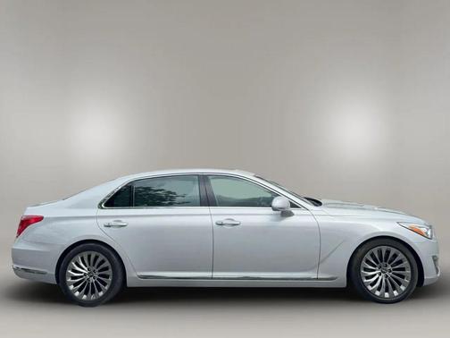 Santiago Silver 2019 Genesis G90 5.0 Ultimate