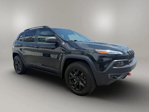 Brilliant Black Crystal Pearlcoat 2016 Jeep Cherokee Sport