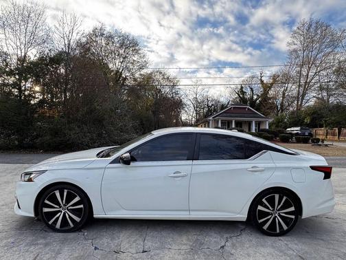 2020 Nissan Altima SR FWD