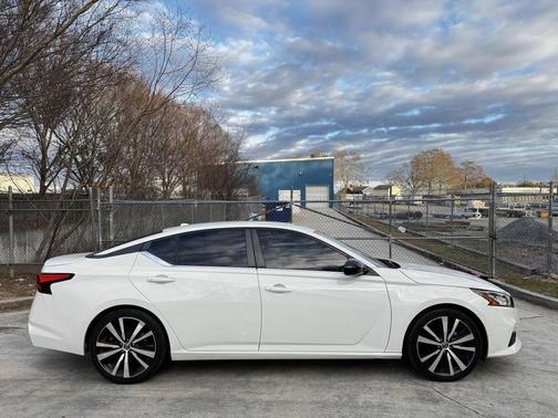 2020 Nissan Altima SR FWD