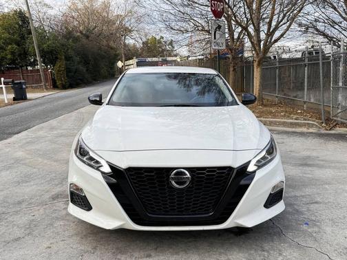 2020 Nissan Altima SR FWD