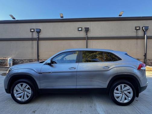 2020 Volkswagen Atlas Cross Sport 2.0T SE w/Technology