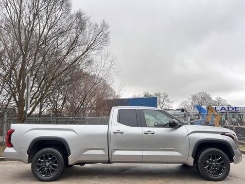 2022 Toyota Tundra SR5