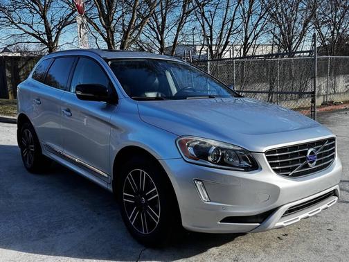 2017 Volvo XC60 T5 Dynamic