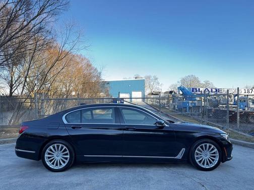 2018 BMW 740 740i 4dr Sedan