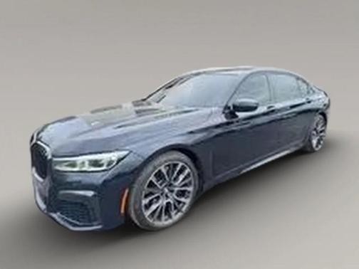 Carbon Black Metallic 2022 BMW 740 i