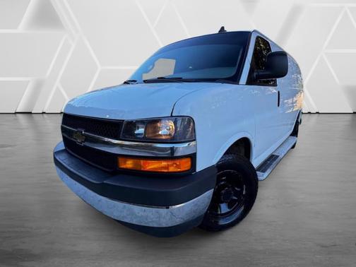 Summit White 2020 Chevrolet Express 2500 RWD 2500 Regular Wheelbase WT