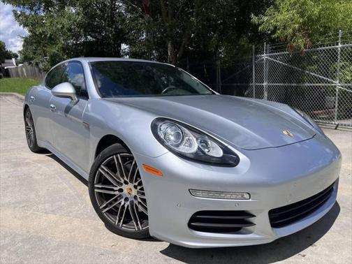 2016 Porsche Panamera Edition