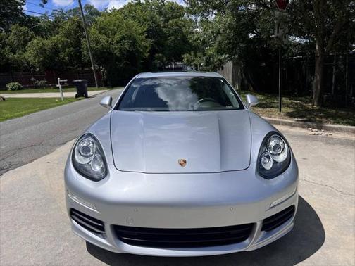 2016 Porsche Panamera Edition