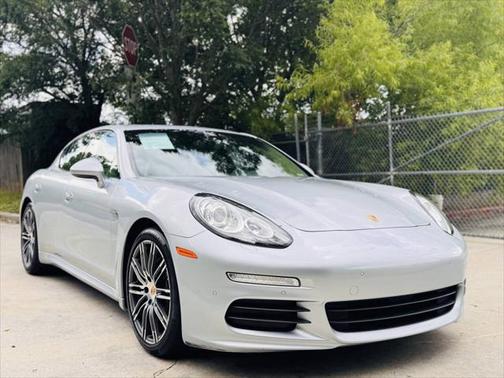 2016 Porsche Panamera Edition