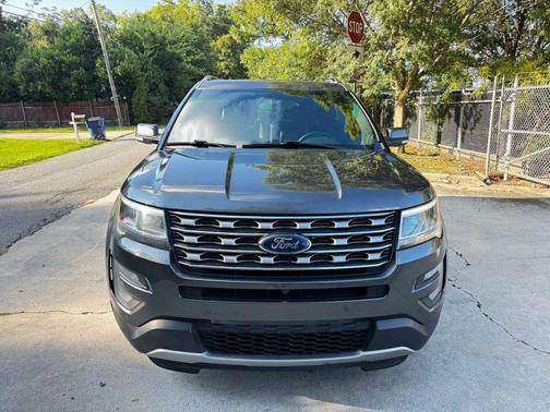 Gray 2016 Ford Explorer Limited