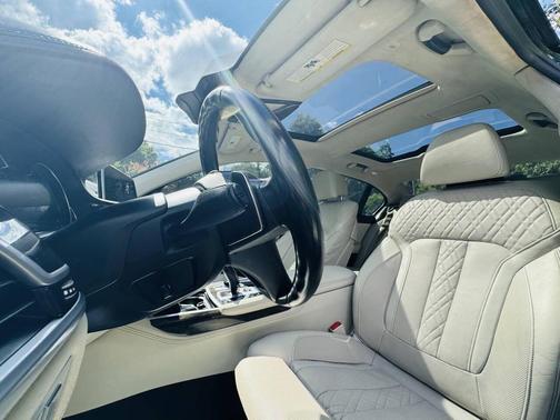 2019 BMW 750 I