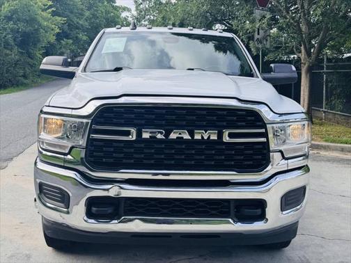 2022 RAM 3500 Big Horn Crew Cab 4x4 8' Box
