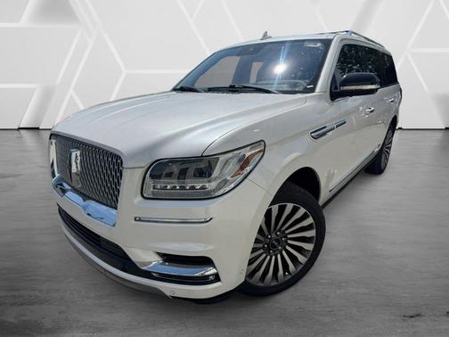 White Platinum Clearcoat Metallic 2019 Lincoln Navigator Reserve