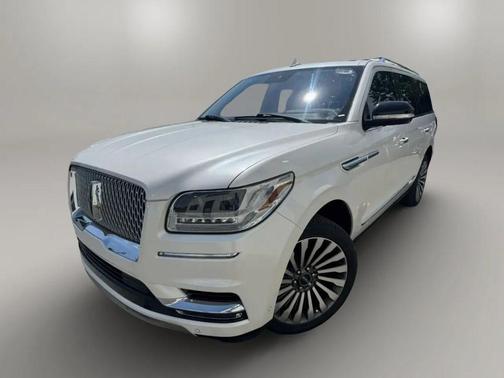 White Platinum Clearcoat Metallic 2019 Lincoln Navigator Reserve