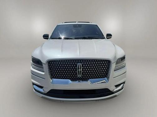 White Platinum Clearcoat Metallic 2019 Lincoln Navigator Reserve