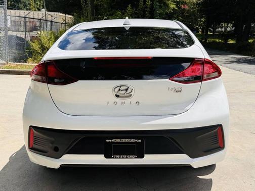 2022 Hyundai IONIQ Hybrid Blue
