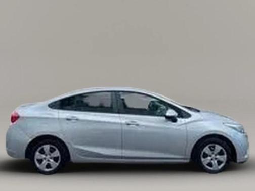Silver Ice Metallic 2017 Chevrolet Cruze LS