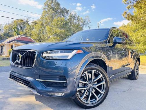 2018 Volvo XC90 T6 Momentum