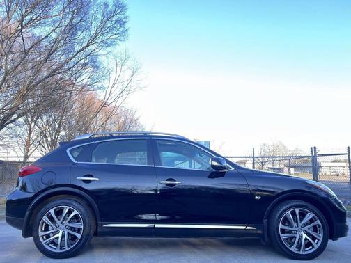 2016 INFINITI QX50 Base