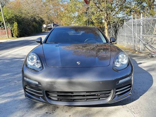 2014 Porsche Panamera 4