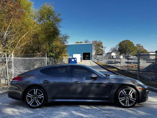 2014 Porsche Panamera 4
