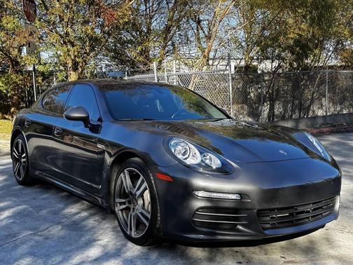 2014 Porsche Panamera 4