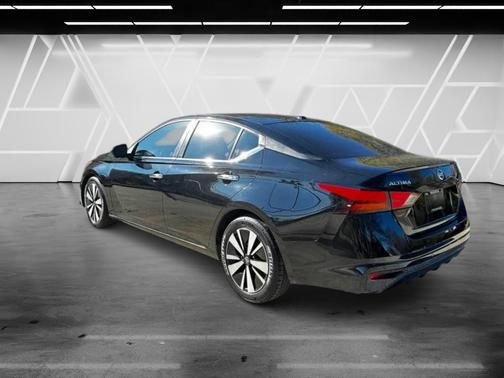 Super Black Clearcoat 2021 Nissan Altima 2.5 SV