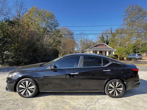 2021 Nissan Altima 2.5 SV