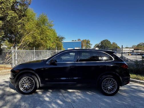 2014 Porsche Cayenne Platinum Edition