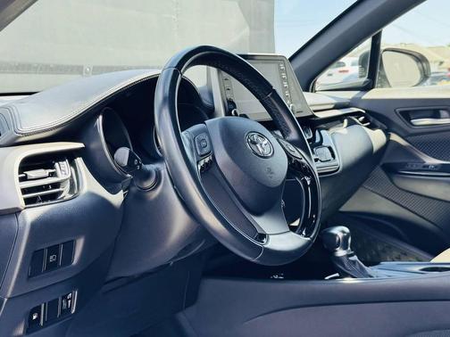 2019 Toyota C-HR XLE