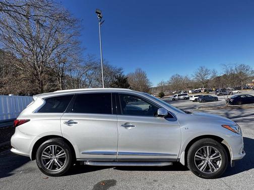 2017 INFINITI QX60 Base