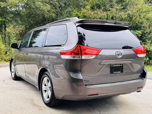 2013 Toyota Sienna LE