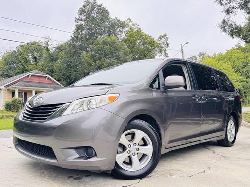 2013 Toyota Sienna LE