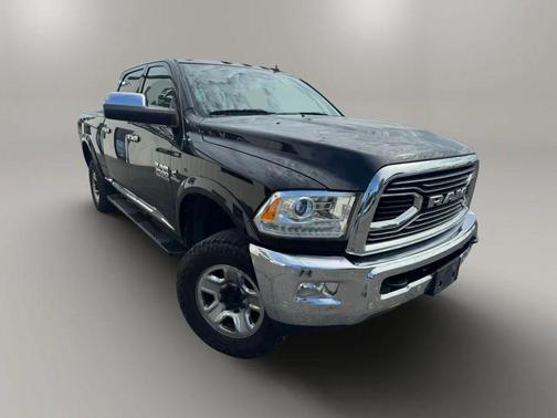 Brilliant Black Crystal Pearlcoat 2018 RAM 2500 Limited Crew Cab 4x4 6'4' Box